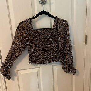 Boutique cropped long sleeve blouse
